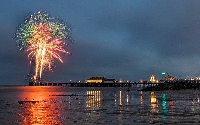 Families flock to fireworks